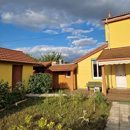 בית אירוח Privee Avec Jardin
